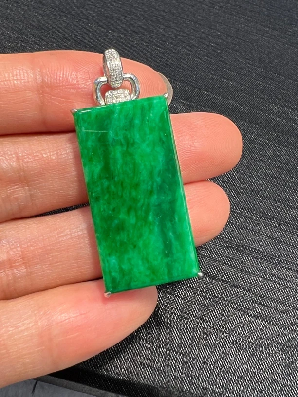 18K镶嵌缅甸A货翡翠无事牌