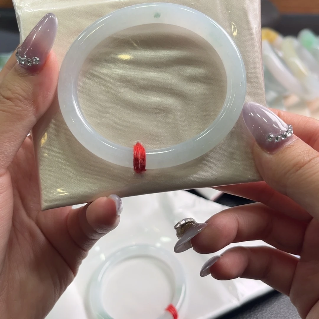 翡翠未镶嵌手镯54.5贵妃