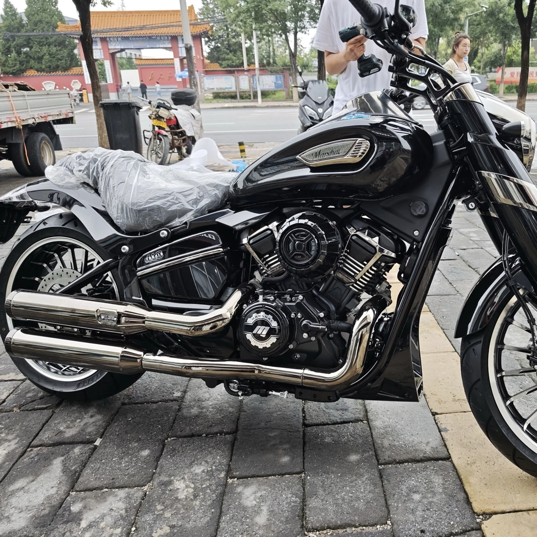 2025香帅v缸400cc/车头包/边包/头盔
