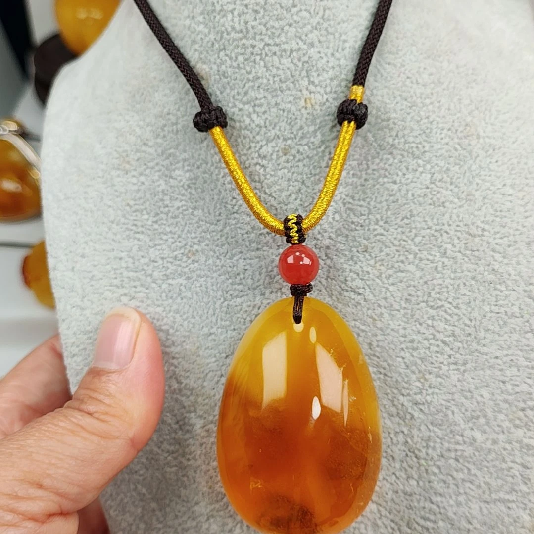 蜜蜡吊坠(赠链)未镶嵌