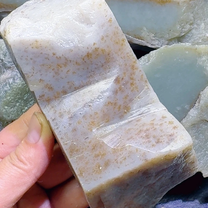 和田玉未镶嵌珠宝半成品