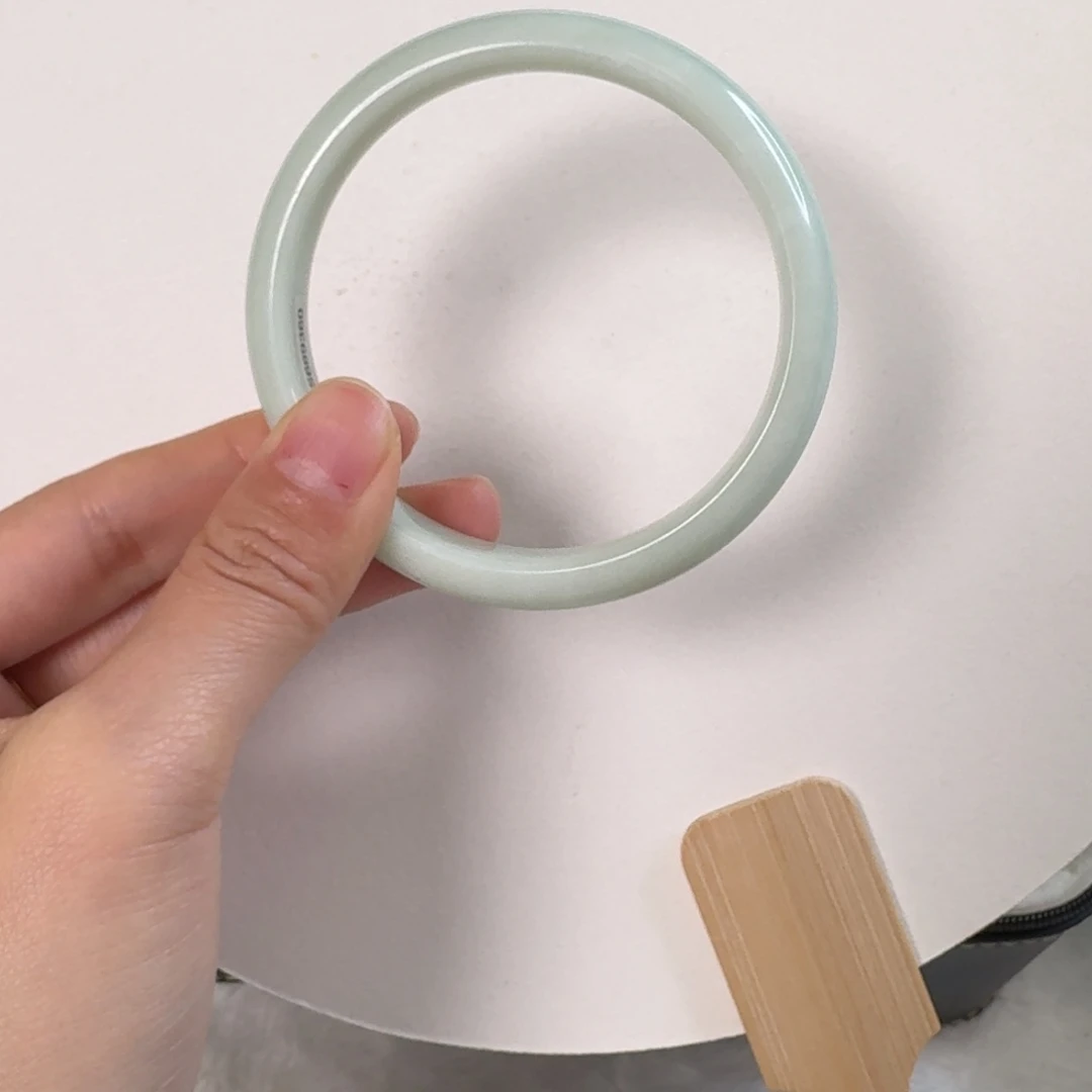 蓝田玉（蛇纹石化大理石玉）手镯未镶嵌?****儿