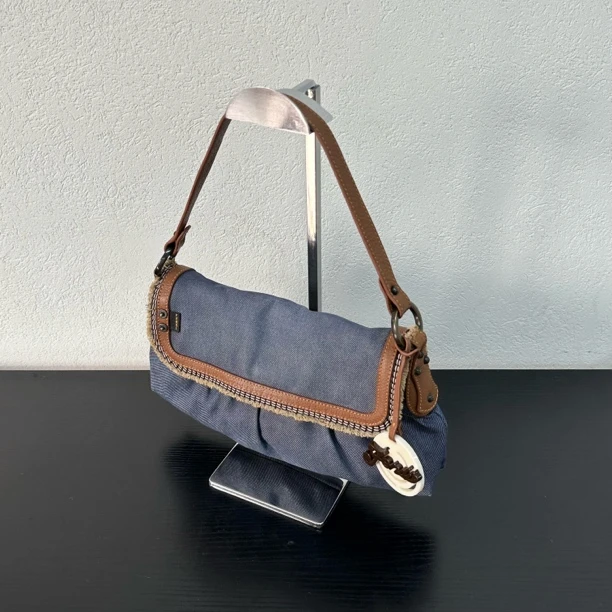 95新 FENDI/芬迪 牛仔挂饰云朵饺子单肩包 底长28 123826