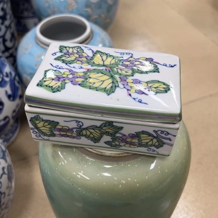 瓷片微瑕陶瓶。。。。。。丝丝