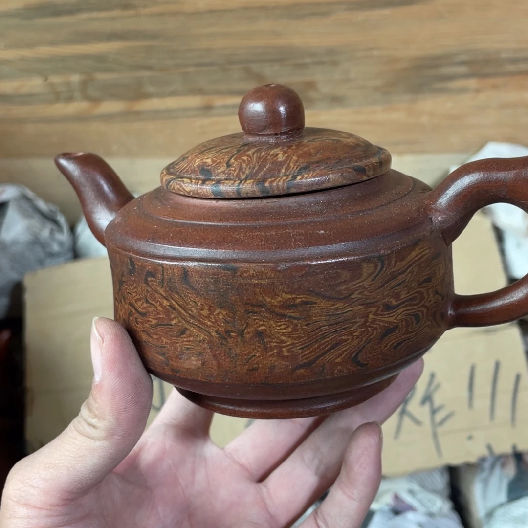 紫砂茶壶老厂紫砂壶一件。