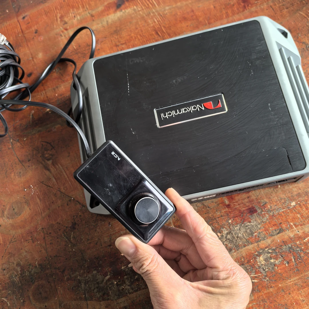 中道12路大功率DSP功放，型号500A，带原装插头，带面板，不包含安装