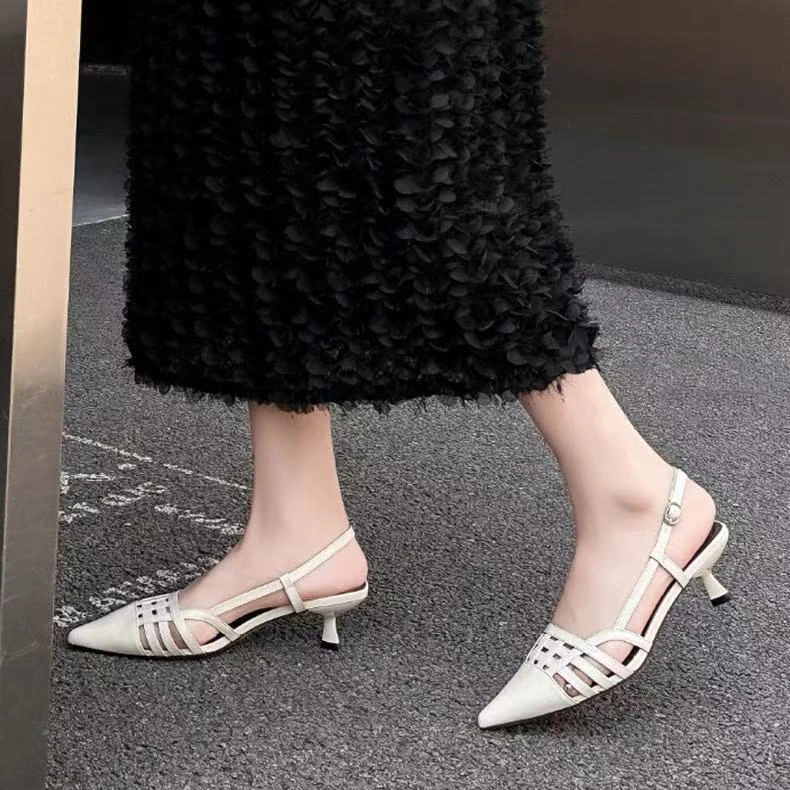 C7481  米白色  夏季新款一字带气质2025新款包头四季凉鞋