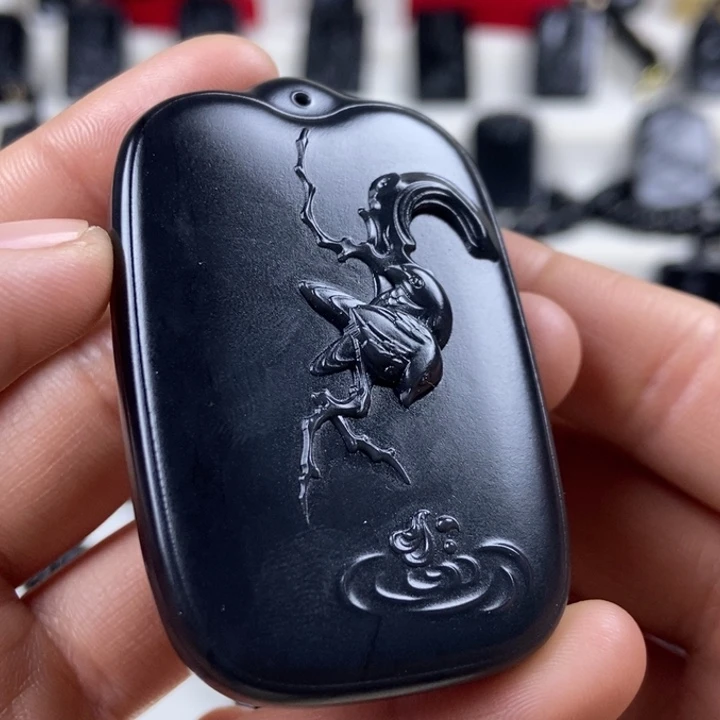 和田玉（墨玉）未镶嵌颈饰喜上眉梢