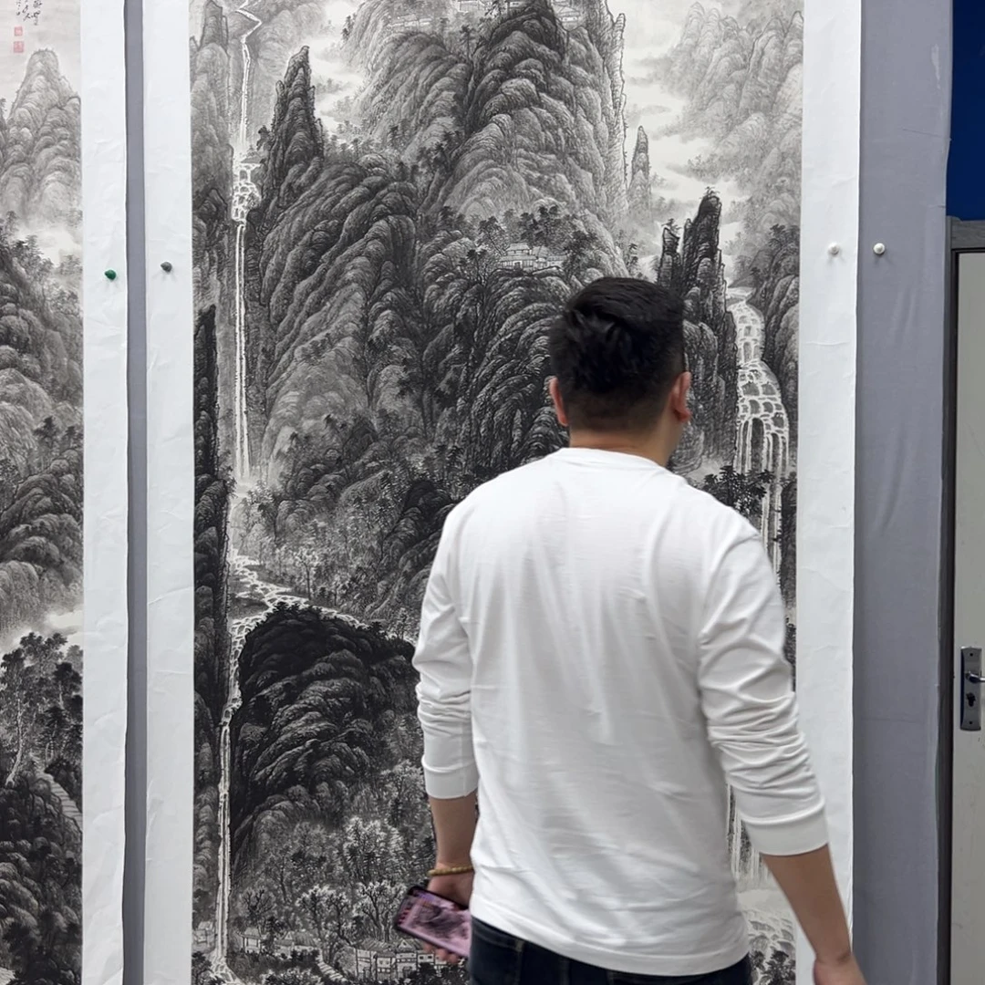 国画卖字画的小老板