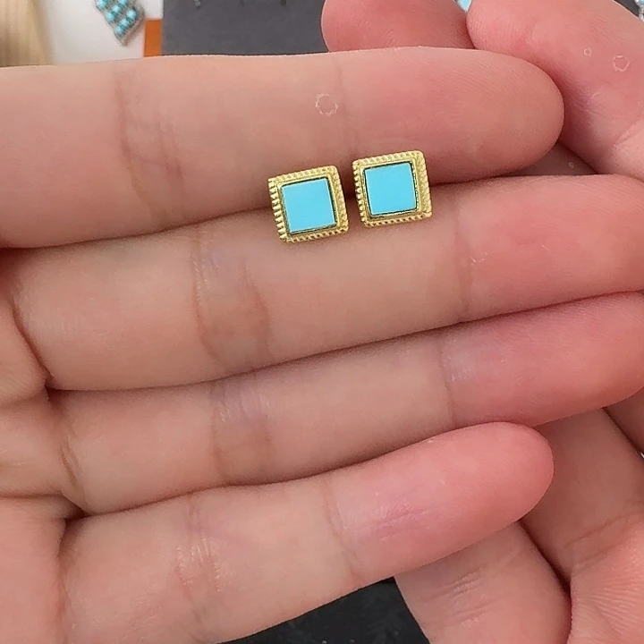 济***院绿松石未镶嵌耳钉