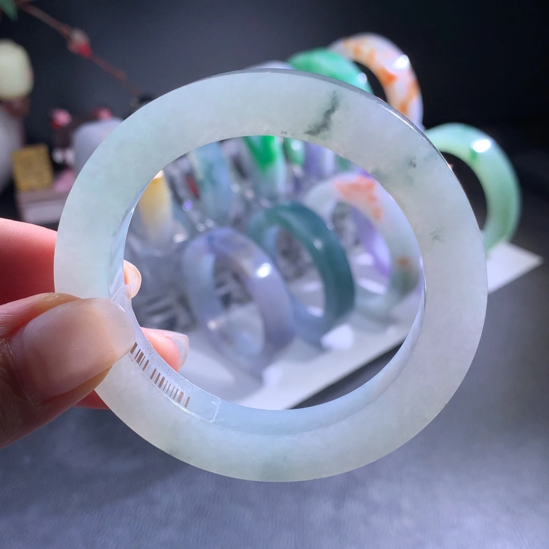 定制翡翠未镶嵌手镯