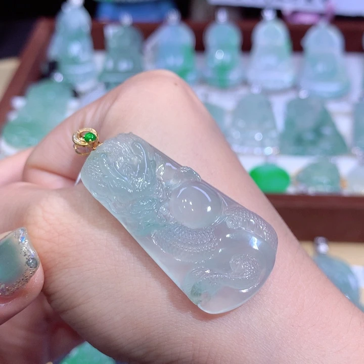 翡翠18K金镶嵌吊坠(不含链)龙牌