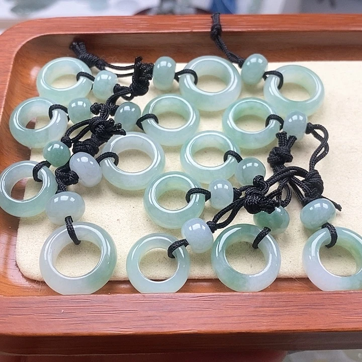 翡翠未镶嵌吊坠(不含链)一个60