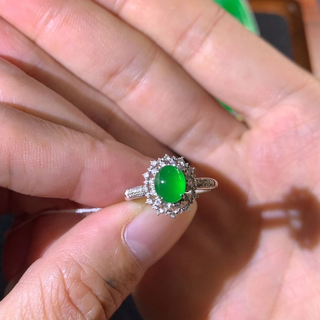 翡翠18K金镶嵌戒指翡翠