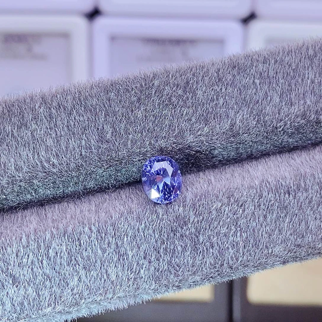 蓝宝石裸石2.06CT GRC无烧矢车菊精切