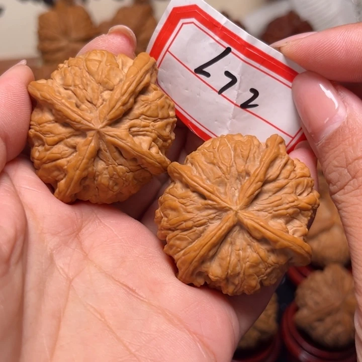 文玩核桃吊坠45大尺雨花石四棱72