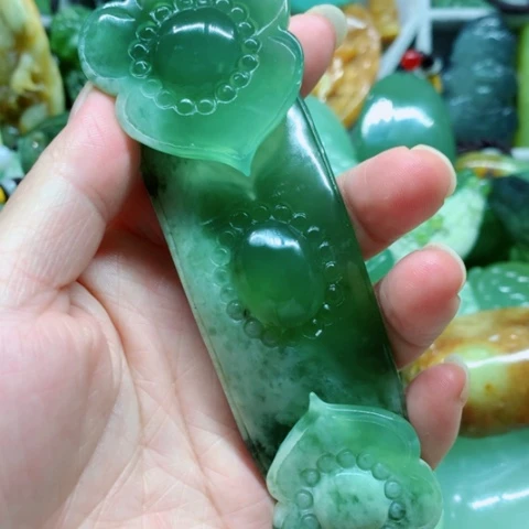 蛇纹石玉未镶嵌手把件