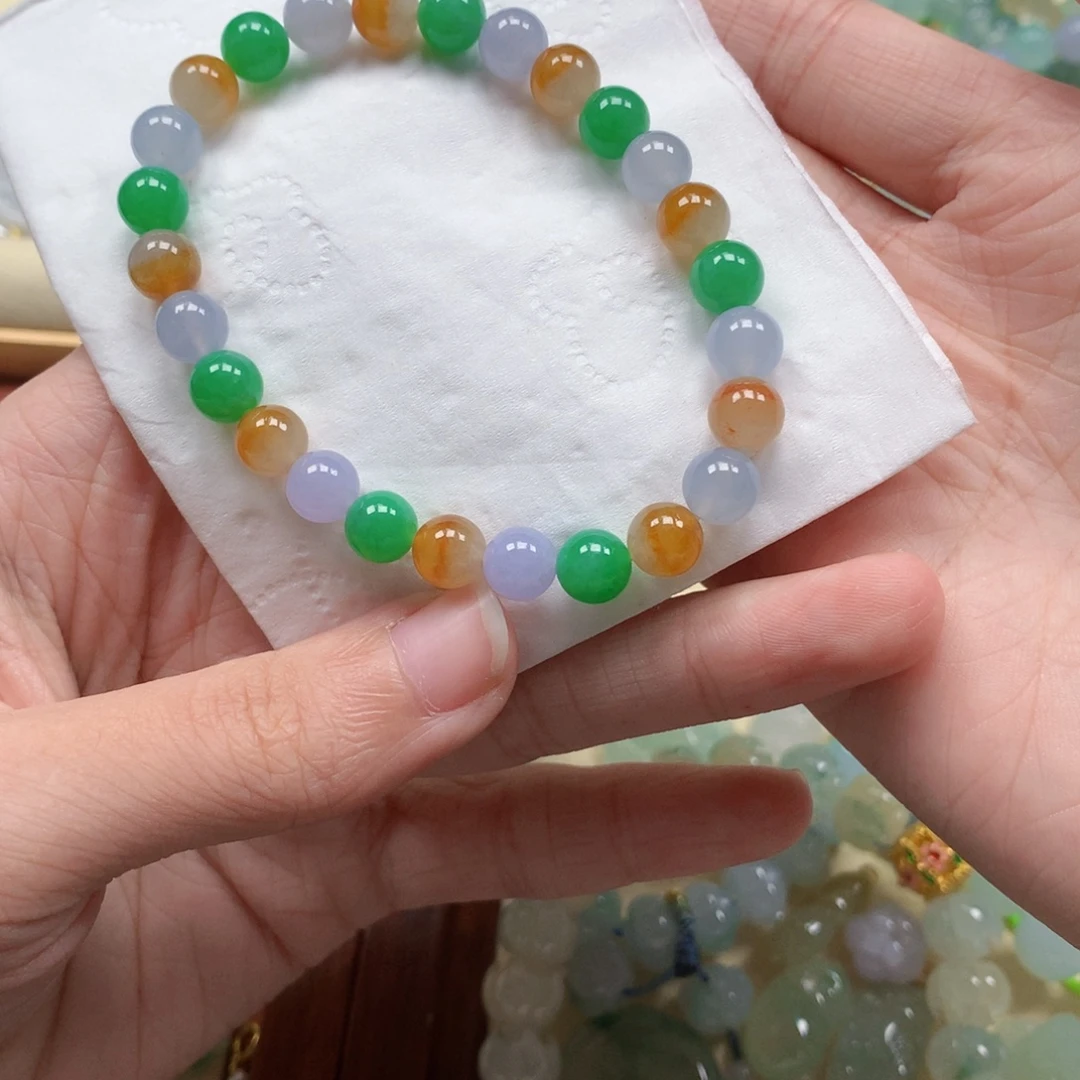 翡翠未镶嵌颈饰是