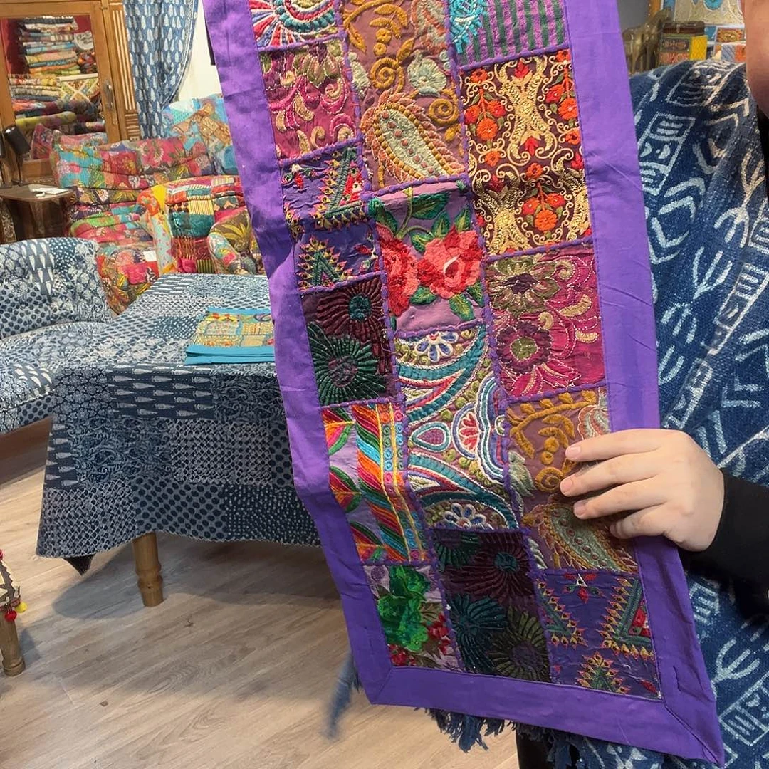 亚麻紫色全棉刺绣灼旗