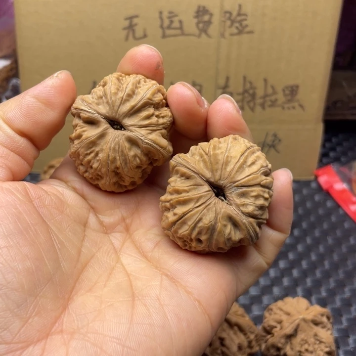 丰***思吊坠文玩核桃元宝针尖黄不退不换