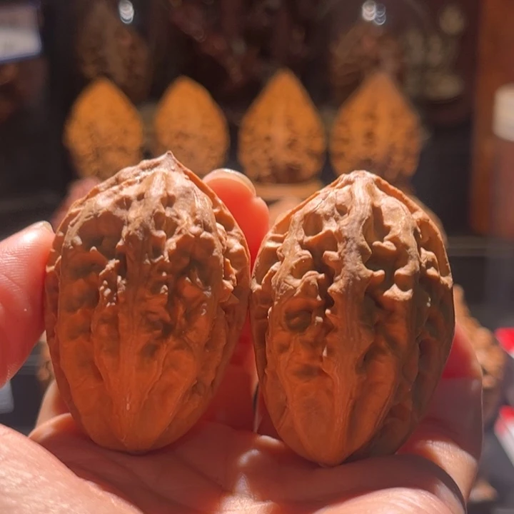 文玩核桃吊坠娇美楸92