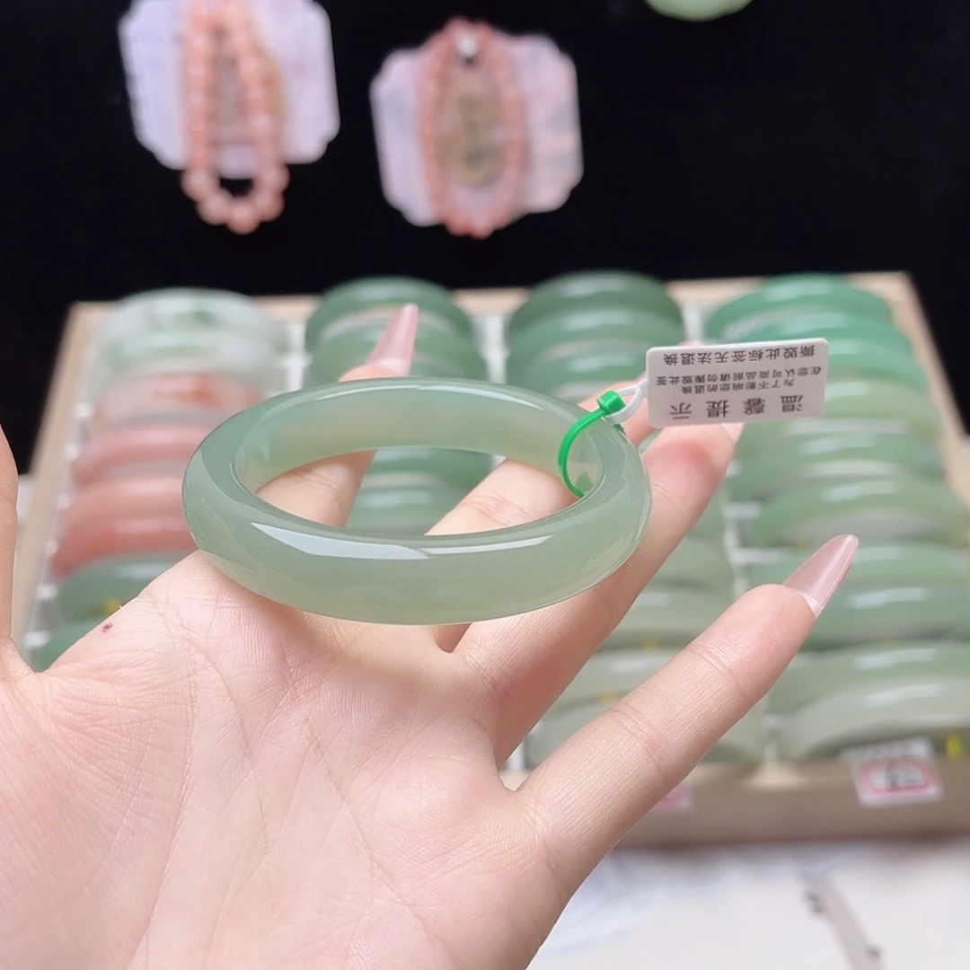 石英质玉未镶嵌手镯