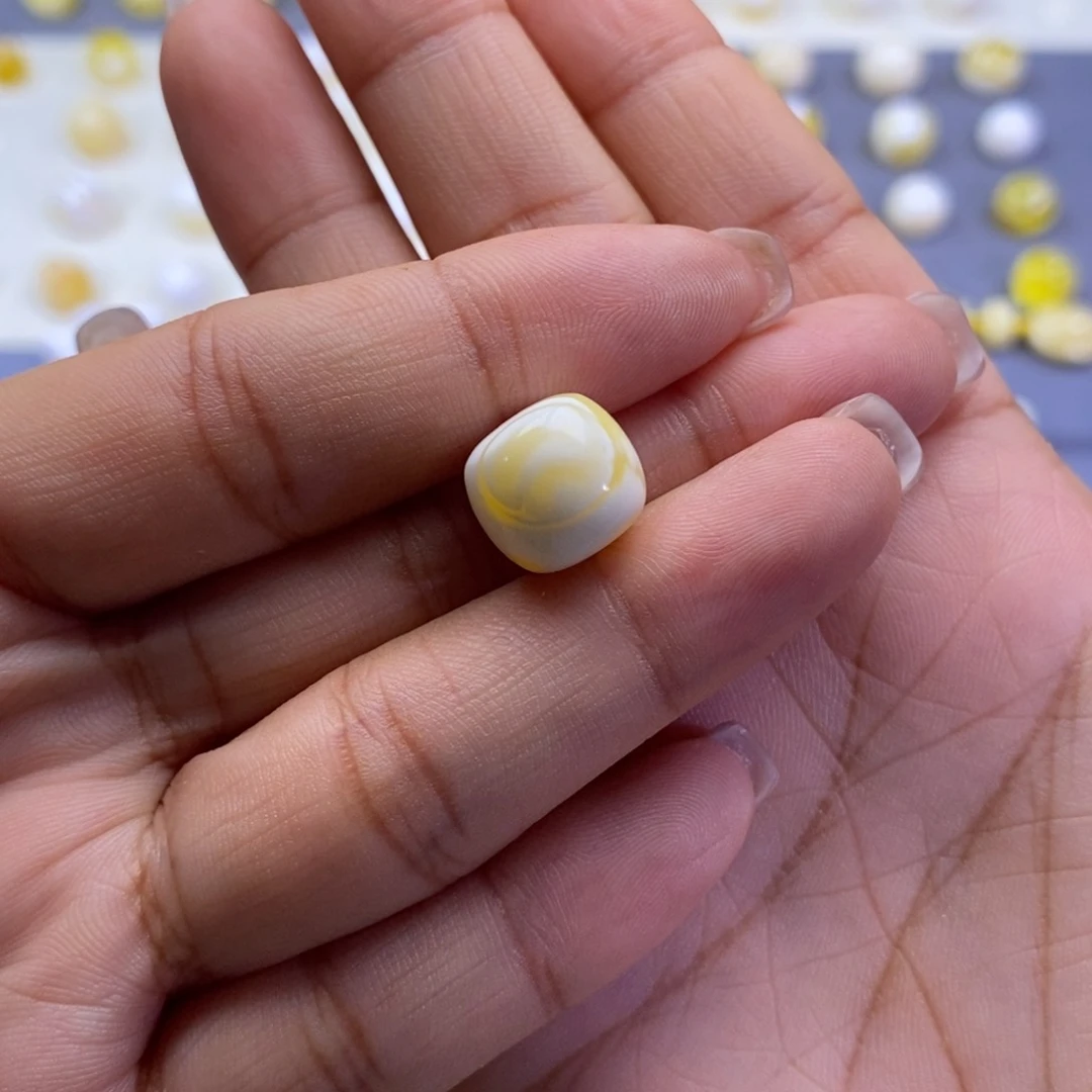 未镶嵌琥珀珠宝奇石奈