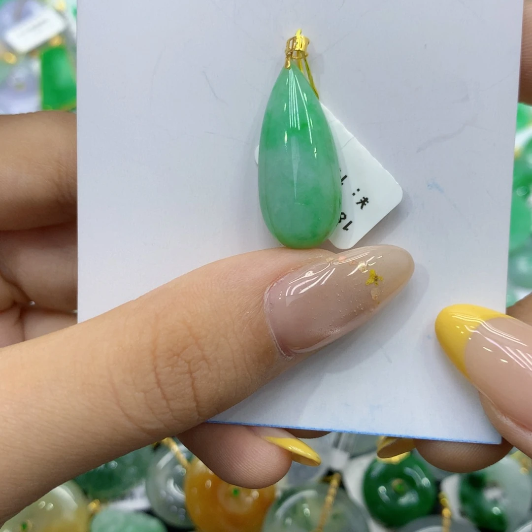 颈饰18K金镶嵌翡翠翡翠