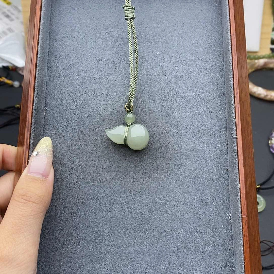 和田玉吊坠(不含链)未镶嵌