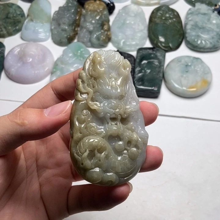 翡翠未镶嵌颈饰龙牌27