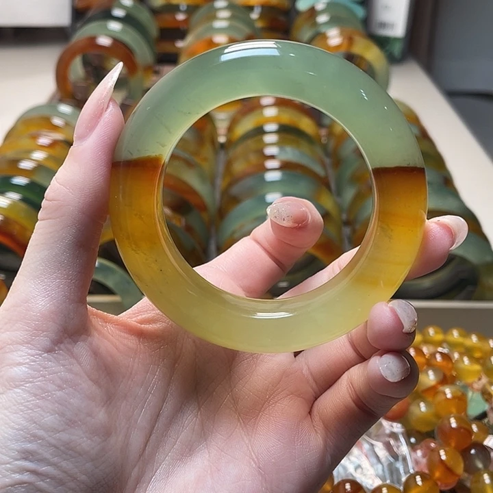 蛇纹石玉未镶嵌手镯52.7瑕疵