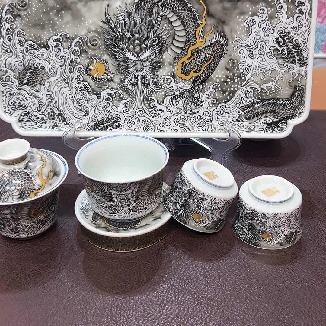 摆件景德镇陶瓷学院等单位联合举办了多项