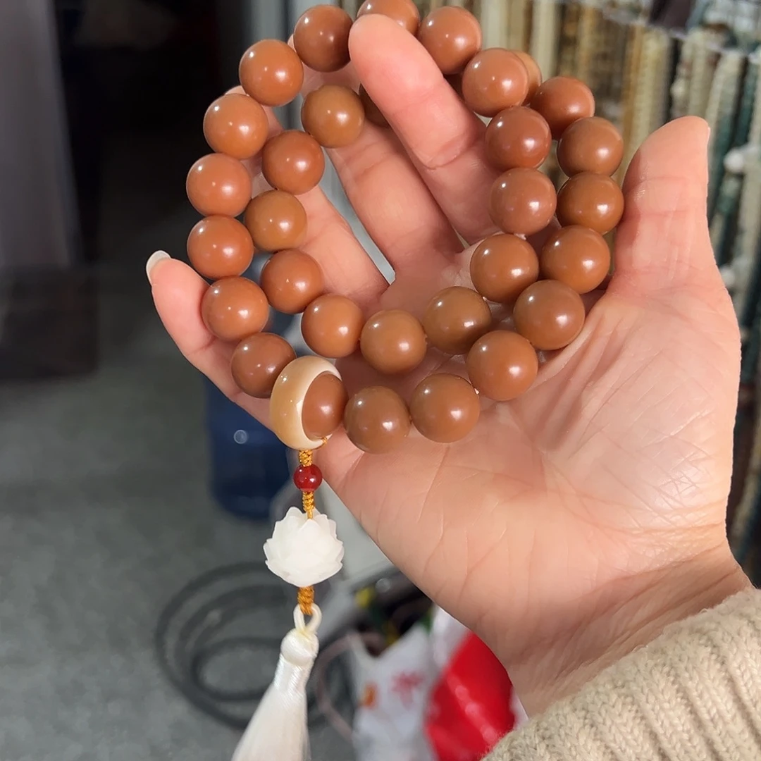 白玉菩提吊坠15卡