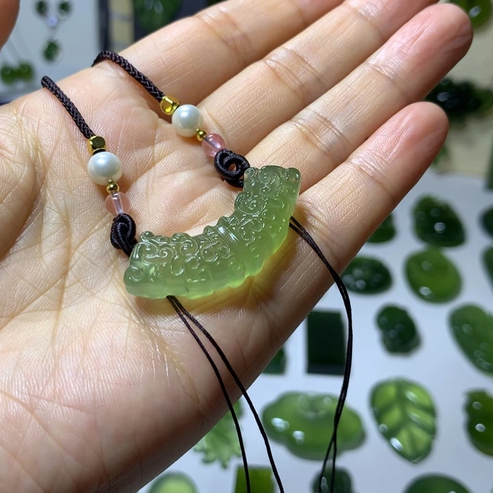 ****缘岫玉未镶嵌颈饰吊坠