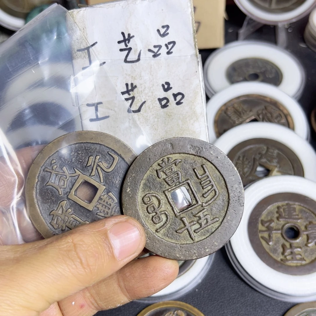 铜a****乐现代文创工艺品