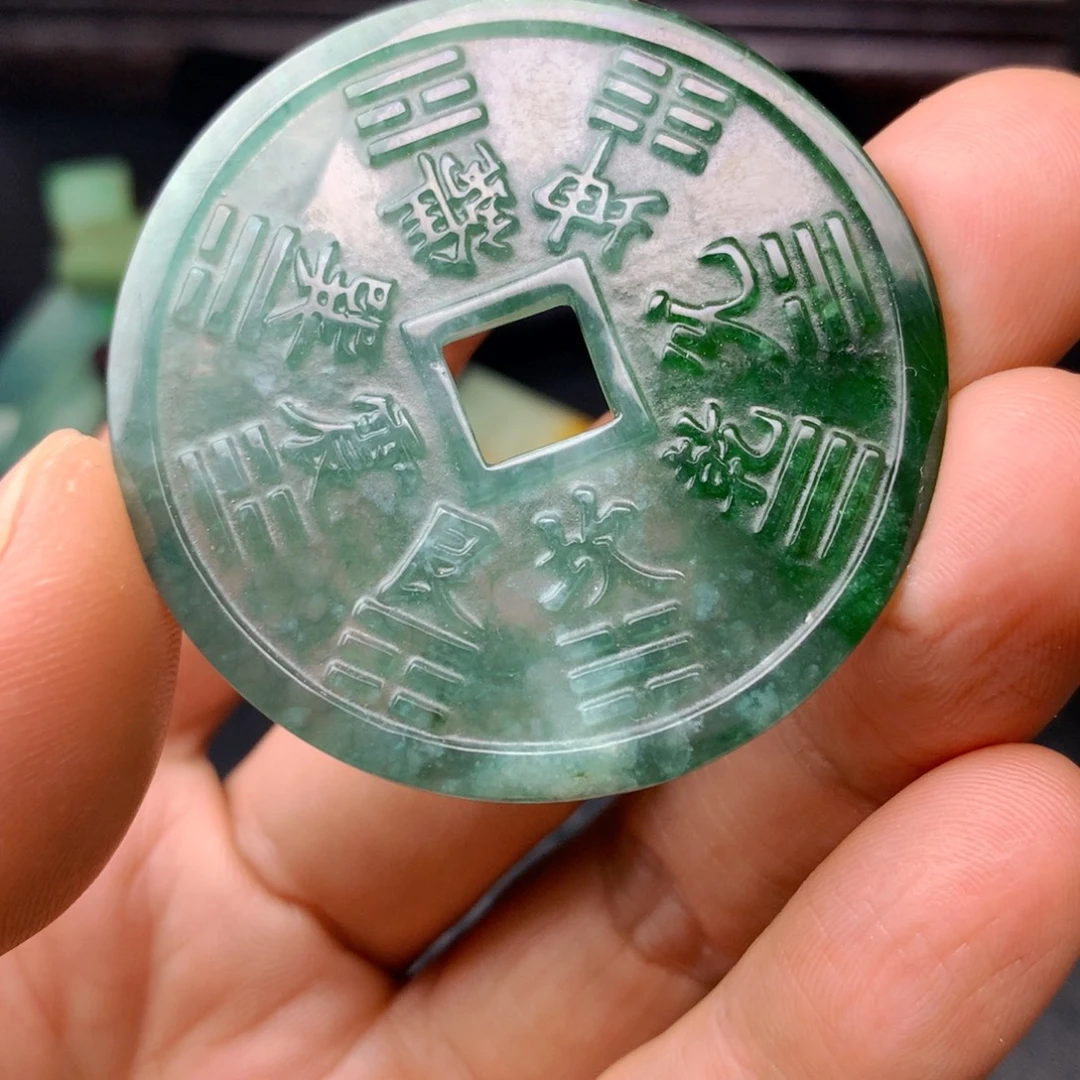 翡翠未镶嵌颈饰翡翠首饰和翡翠珠宝