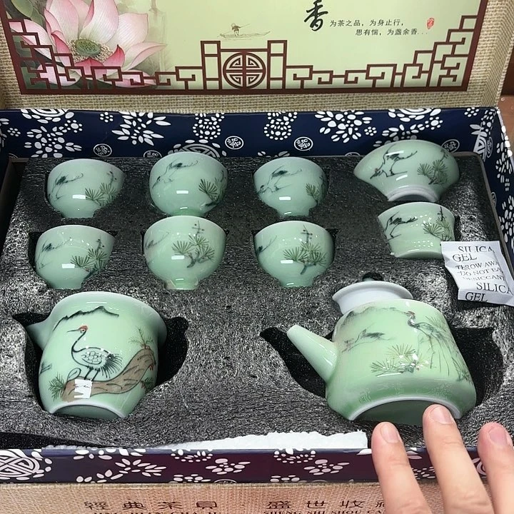 孤品茶具套装等。