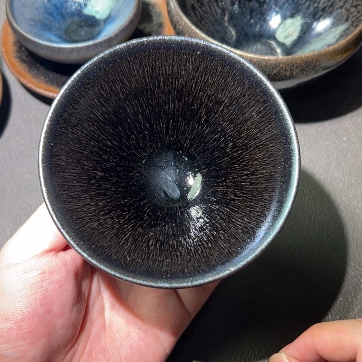 茶盏我在开会你忙什么呀