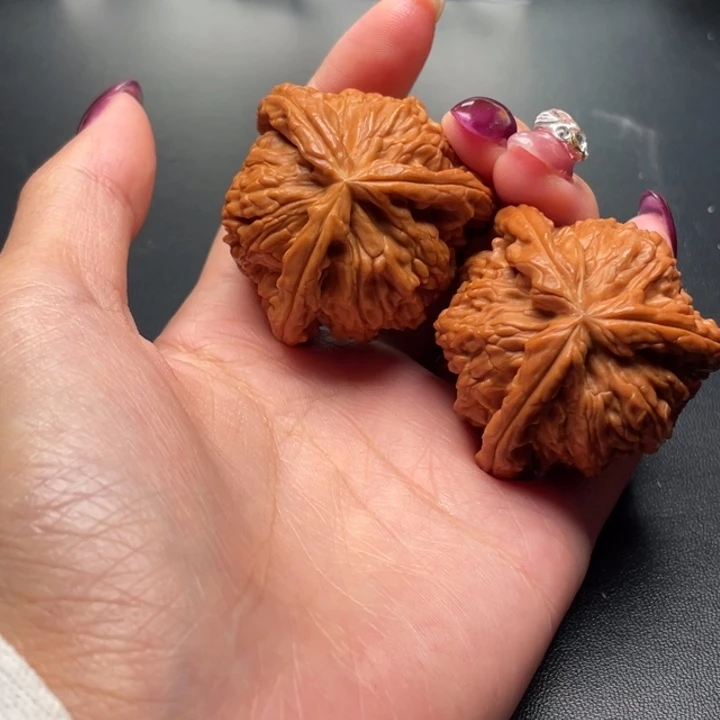 季***黍吊坠文玩核桃白狮子