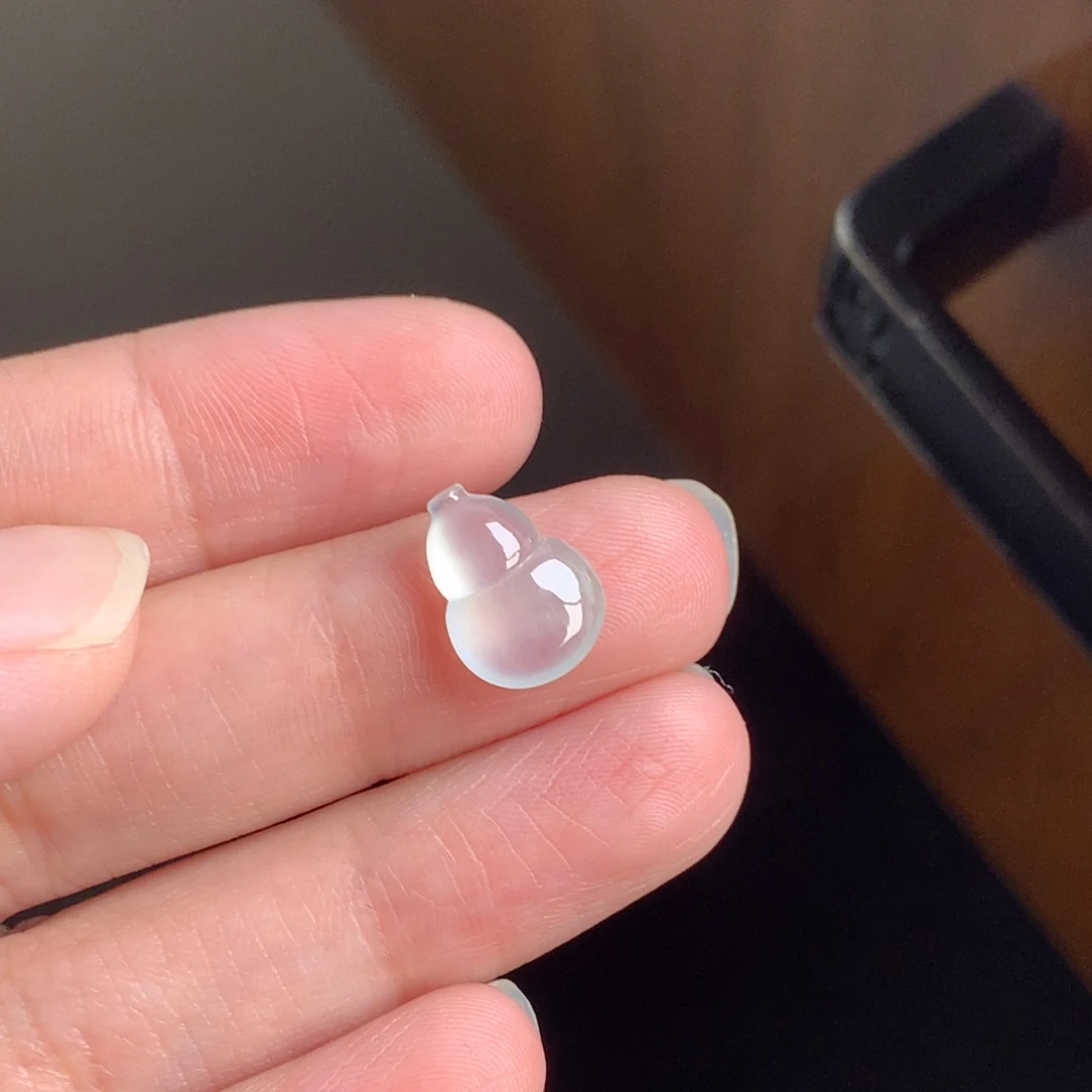 翡翠未镶嵌颈饰冰葫芦