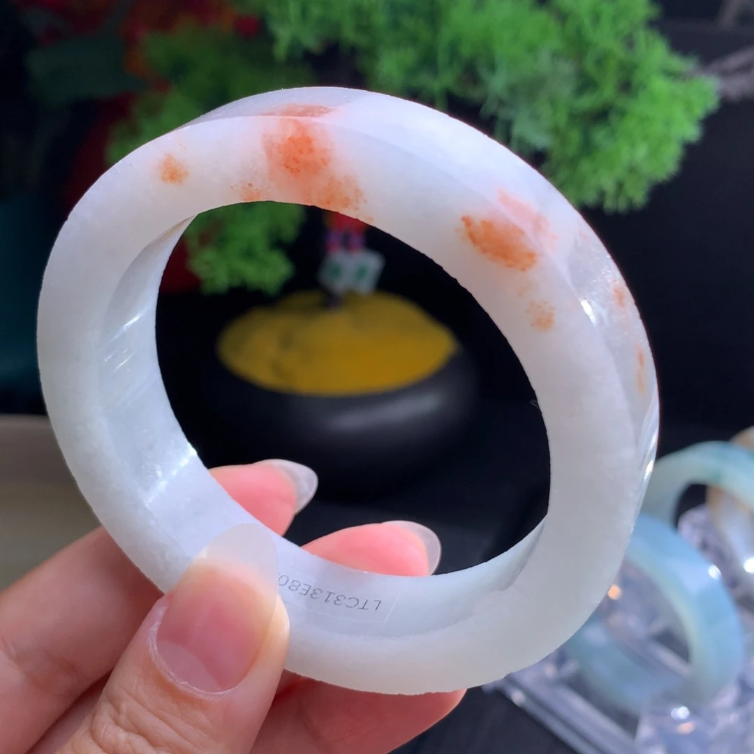 未镶嵌翡翠手镯定制翡翠