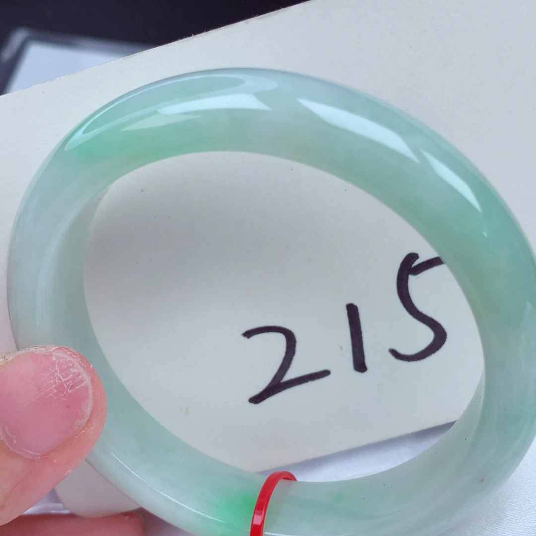 翡翠手镯未镶嵌翡翠