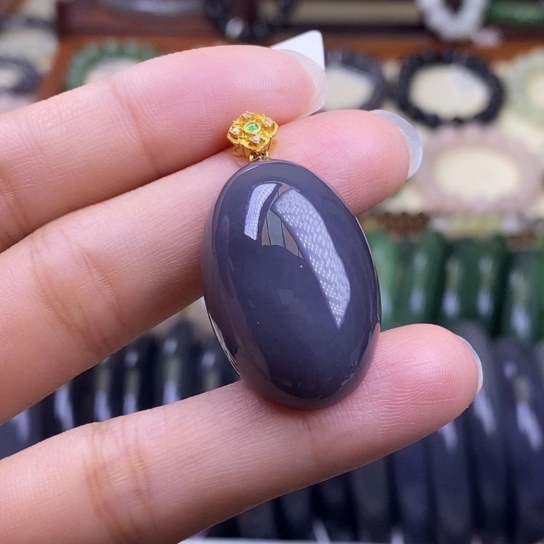 颈饰未镶嵌和田玉毕业级老坑料浓烟紫金镶鸽子蛋吊坠