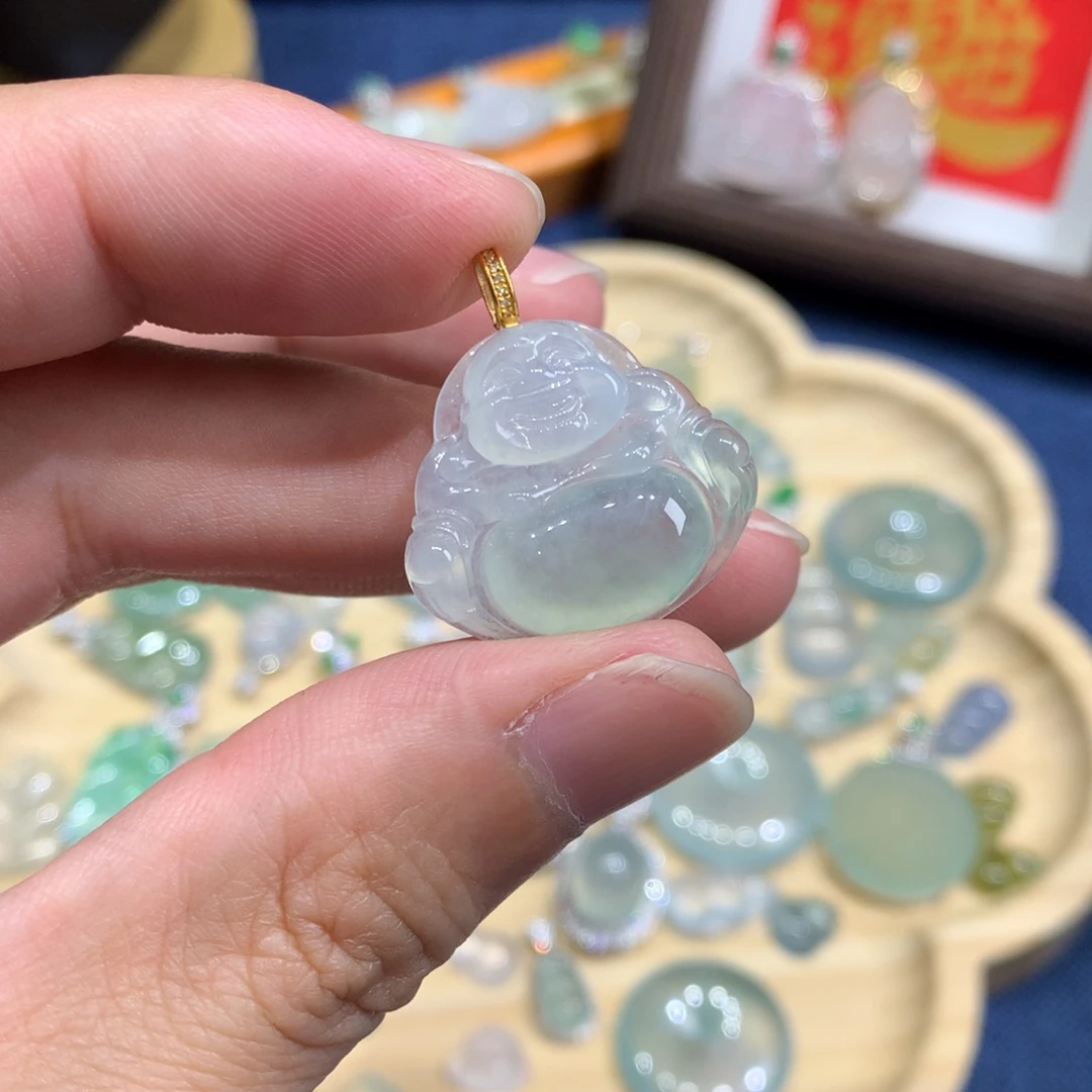 翡翠18K金镶嵌颈饰佛公