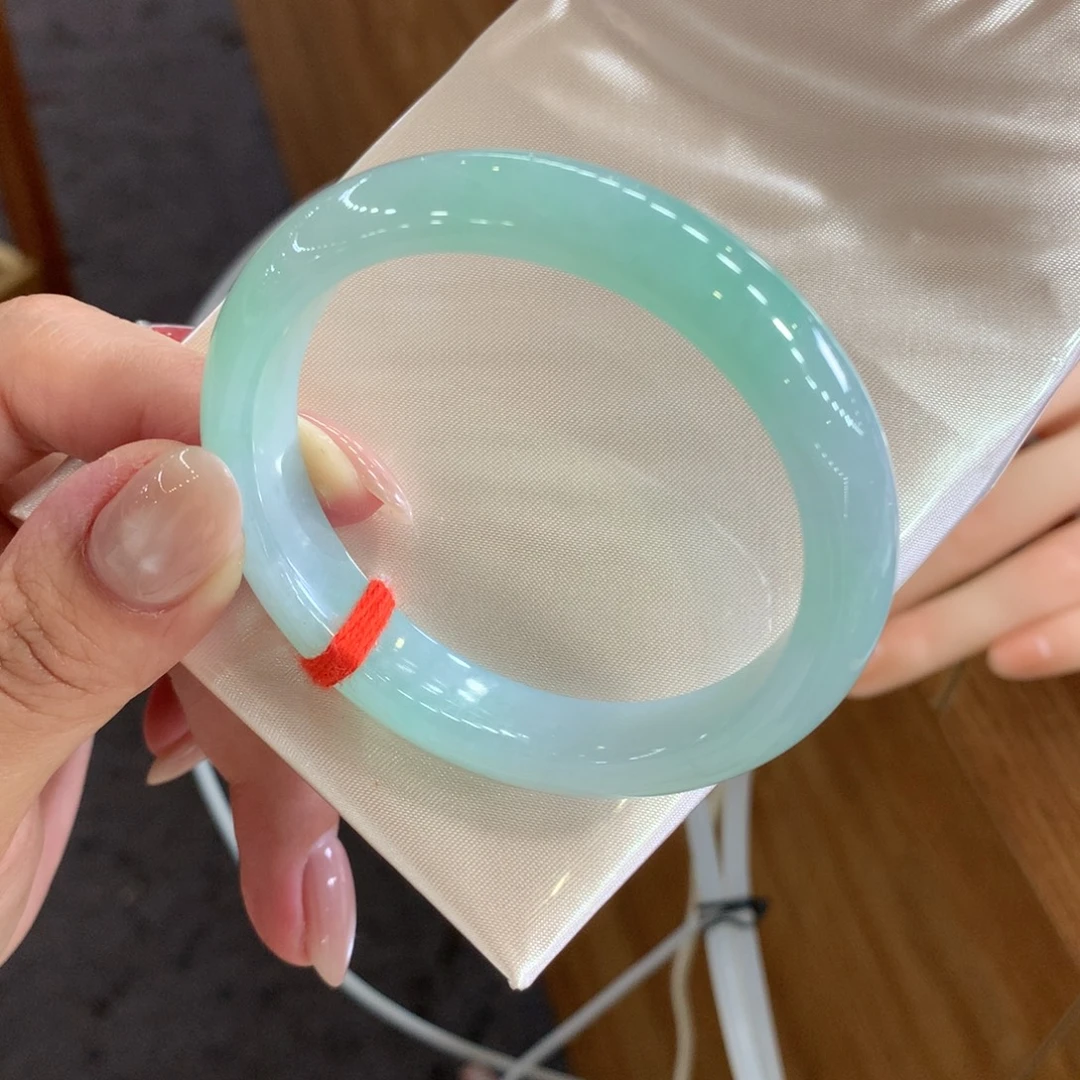 翡翠未镶嵌手镯天然Ａ货翡翠53贵妃