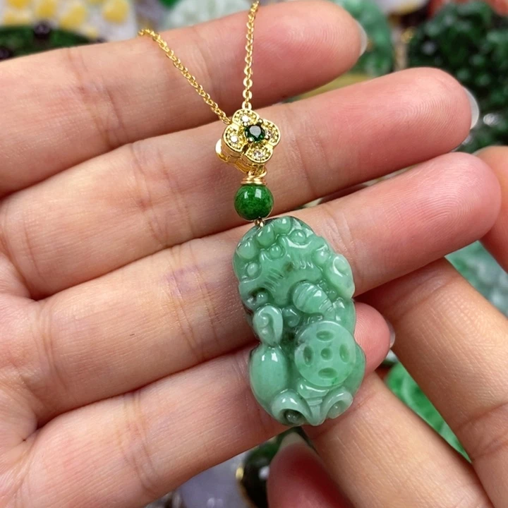 吊坠(赠链)未镶嵌翡翠