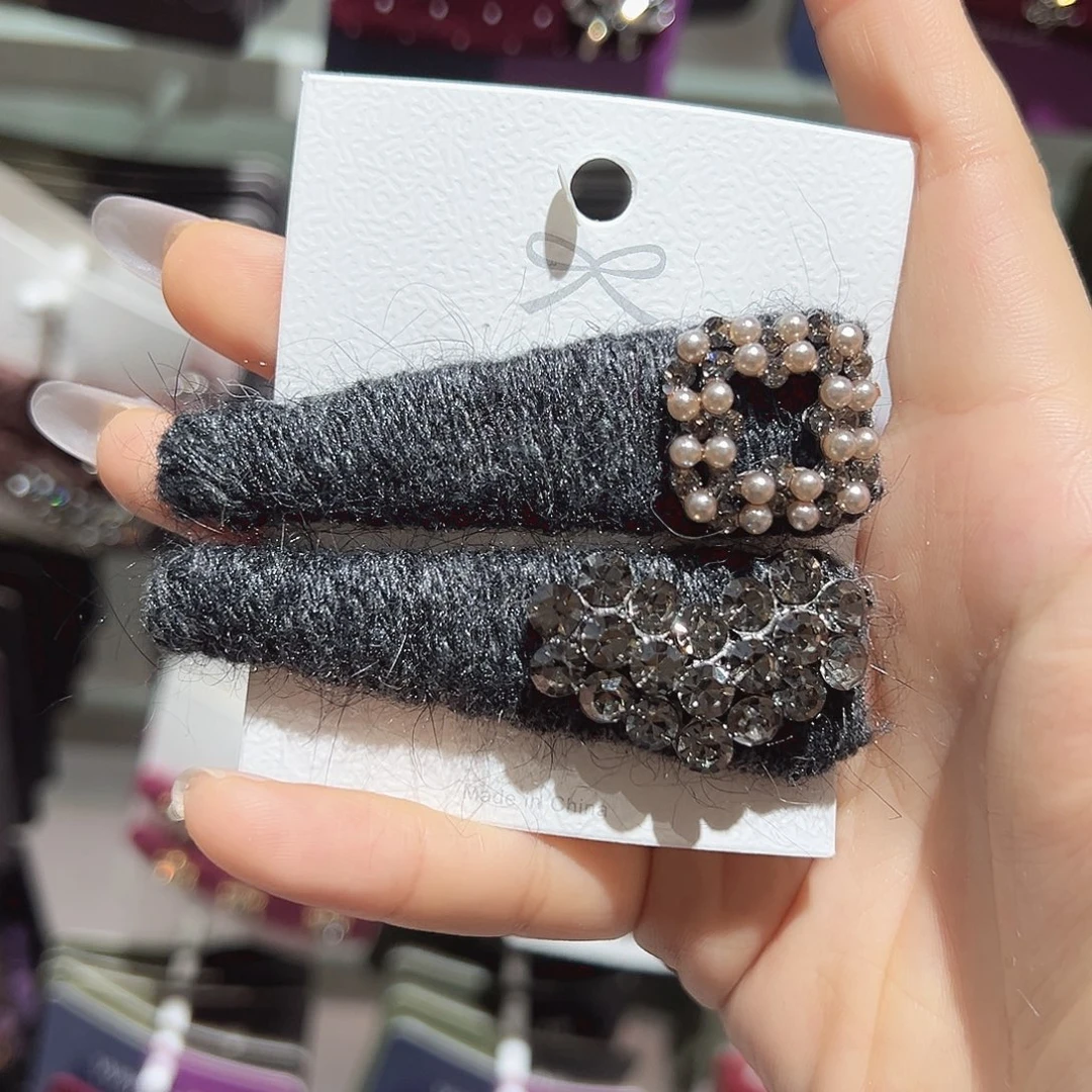 非金属灰色爱心掰掰夹