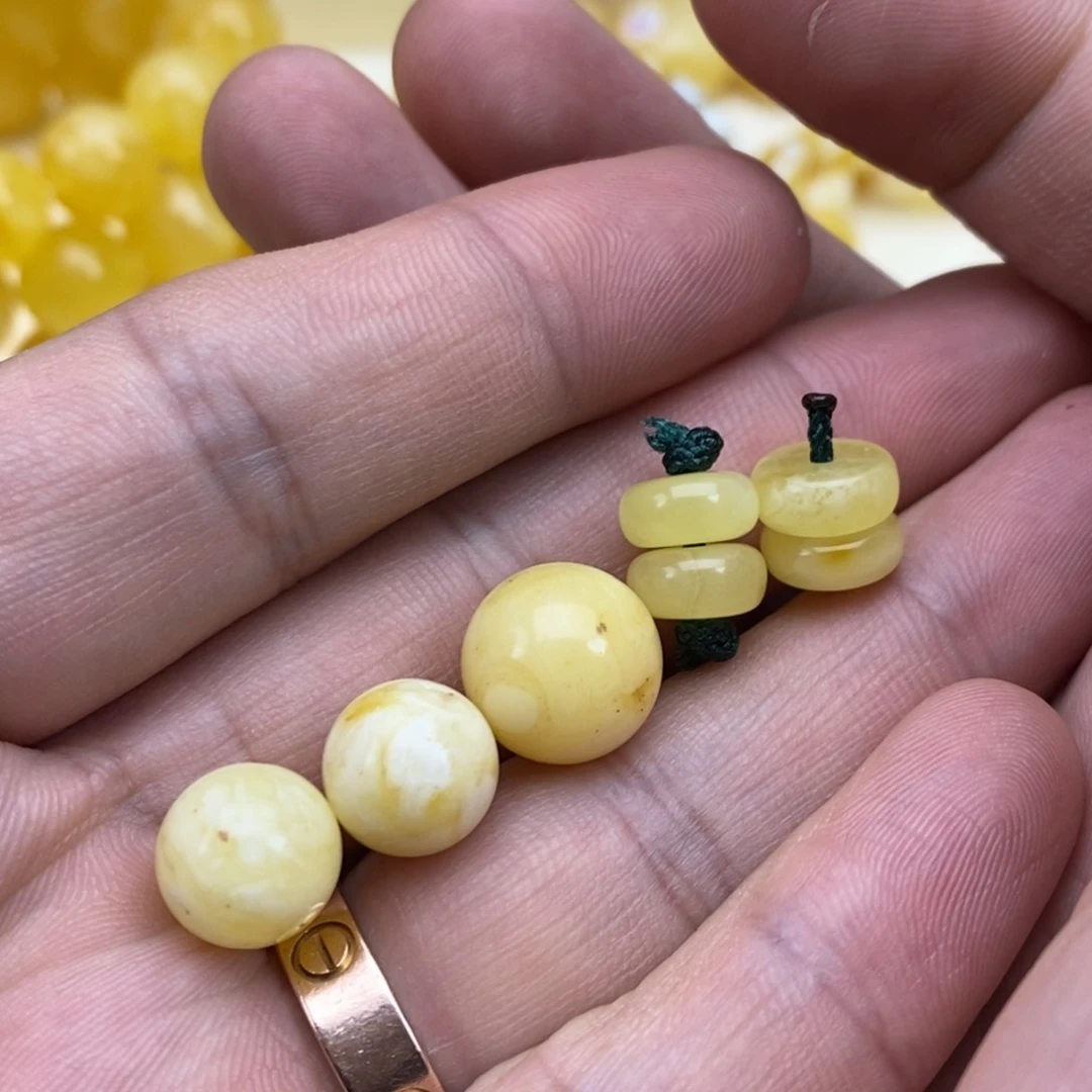 琥珀裸石未镶嵌?****姐微瑕圆珠3颗隔片4个