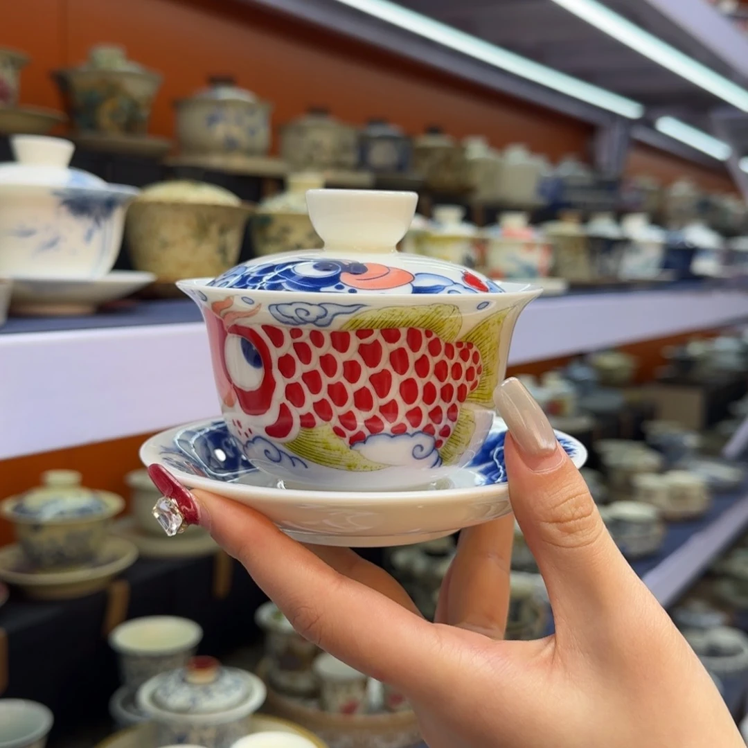 我在外面吃饭呢你在哪