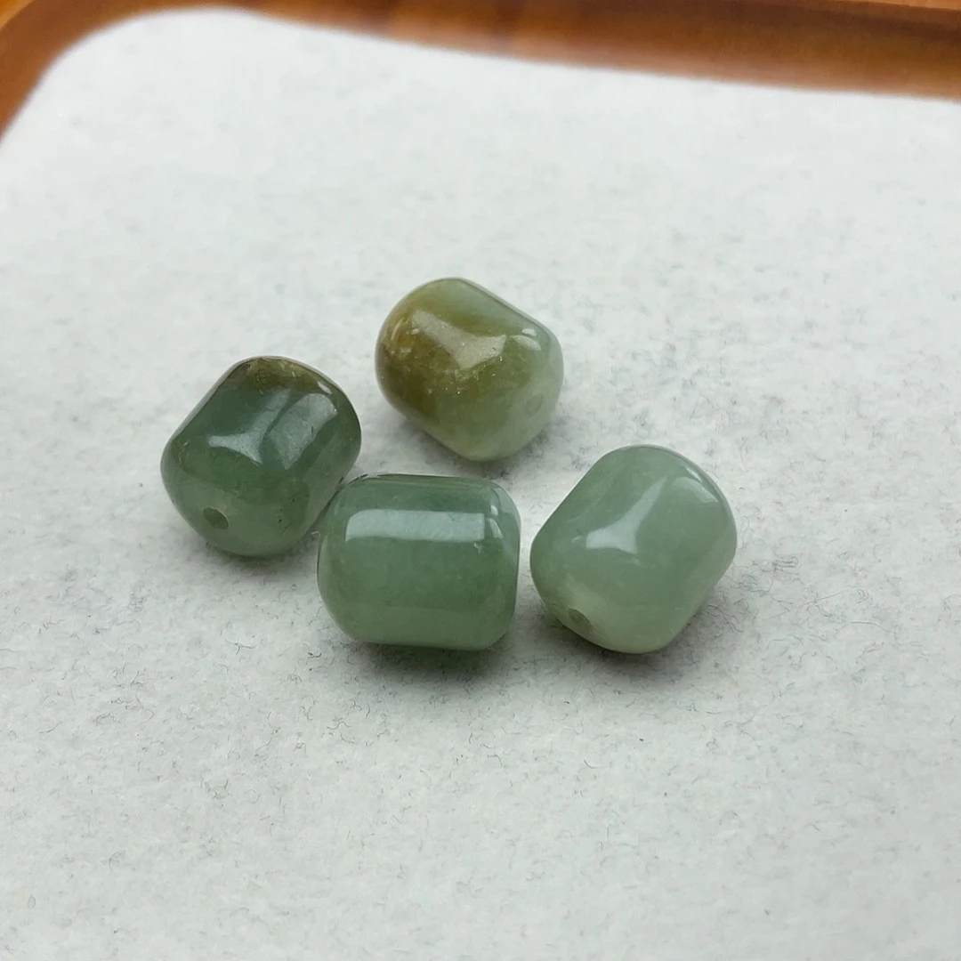 翡翠未镶嵌挂件4691